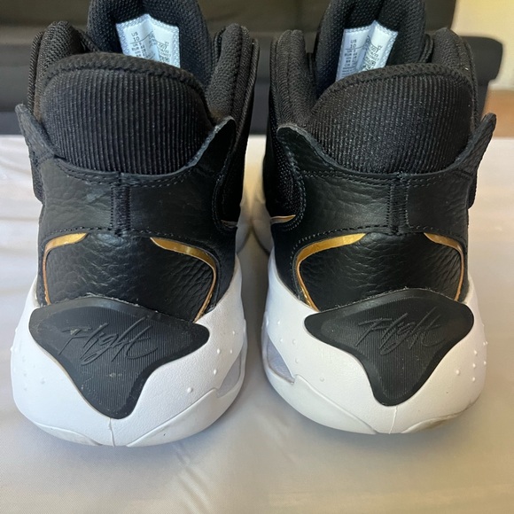 Jordan Max Aura 4 black/gold - Picture 4 of 7
